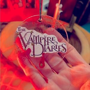 The TVDcrew in whole..hanging around your house, how epic? Epic bucket list 📕